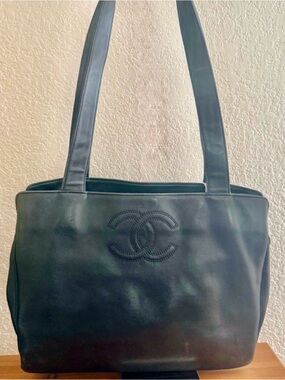 CHANEL Vintage CC Shoulder Bag Large Black Leather with ID Card & COA VGC